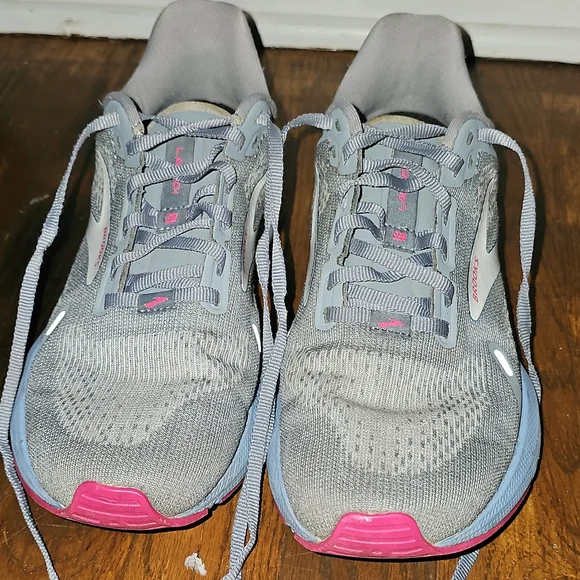 Brooks Women's Gray & Pink Running Shoes - Picture 6 of 10